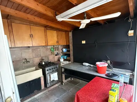 Casa 4 ambientes con 1 baño