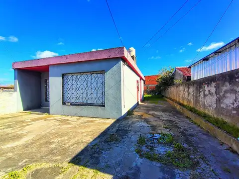 Casa 4 ambientes Isidro Casanova Venta