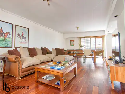 Piso de Categoria Cochera Doble Chauvin