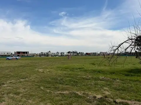 Village Joven, Avenida Héroes De Malvinas 400