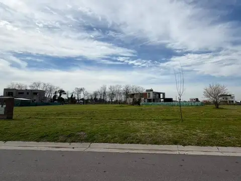 Village Joven, Avenida Héroes De Malvinas 400
