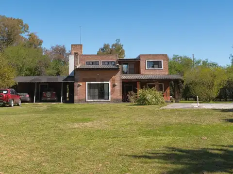 Casa 4 ambientes con 3 baños