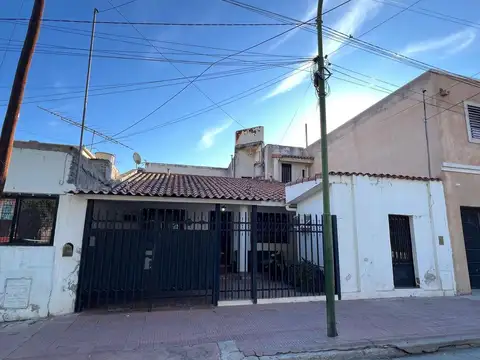 SE VENDE CASA MAS DEPTOS A TERMINAR CATAMARCA CAP