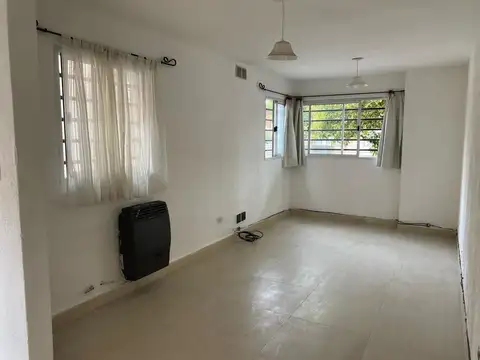 Depto Tipo Casa en Venta con 1 cocheras