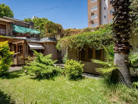 VENTA | PERMUTA - Casa de 3 dormitorios con cochera, quincho y jardin. Echesortu, Rosario. APTO CRED