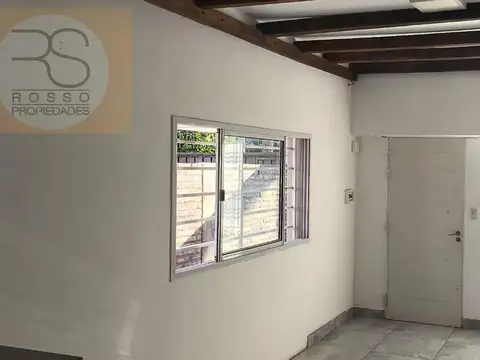 Depto Tipo Casa 2 ambientes con 1 baño