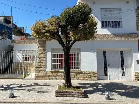 VENTA CASA 4 Ambientes - Lote de 116 m2 