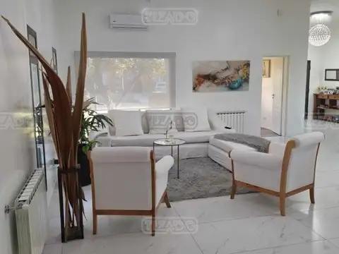 Casa 6 ambientes con 3 baños