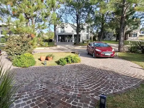 Casa en Venta en Club Miralagos, USD 330.000