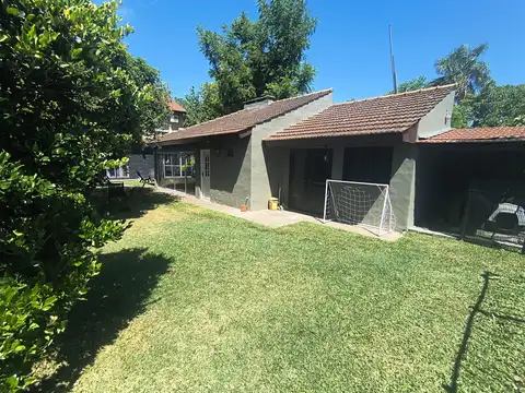 Casa 5 ambientes con 2 baños