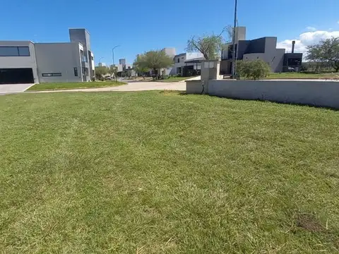 VENTA LOTE SIETE SOLES PARTERRES 600 M2