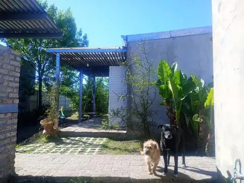 Casa 4 ambientes con 1 baño