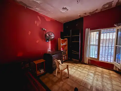 Casa 6 ambientes con 2 baños