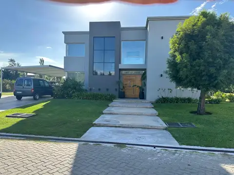 EXCELENTE CASA EN BARRIO LOS TALAS