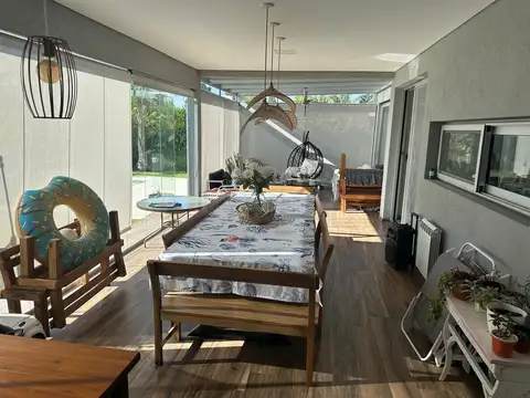 Casa 5 ambientes con 3 baños