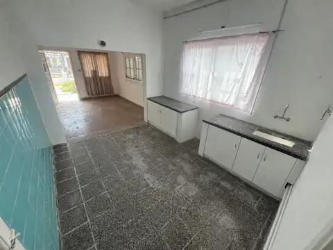 Casa 3 ambientes con 1 baño