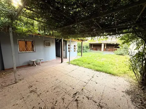 Casa en Alquiler con 1 cochera