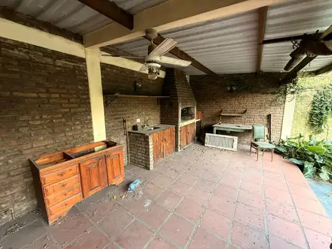 Casa 3 ambientes con 2 baños