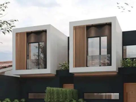 VENTA PUNTA CHICA, DUPLEX CON JARDÍN Y PILETA