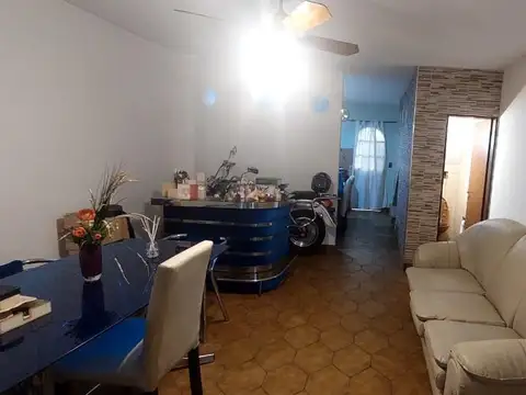 Depto Tipo Casa en Venta en Castelar Sur, USD 74.000