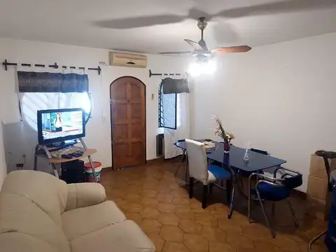 Depto Tipo Casa 3 ambientes con 2 baños