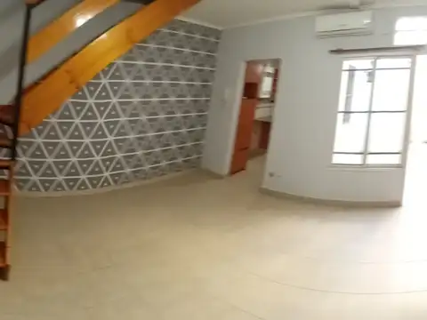 Depto Tipo Casa en Alquiler de 2 dormitorios