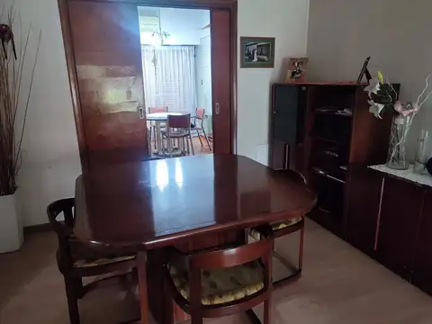 CHALE 6 AMB EN VENTA MORON C/PARQUE Y PILETA