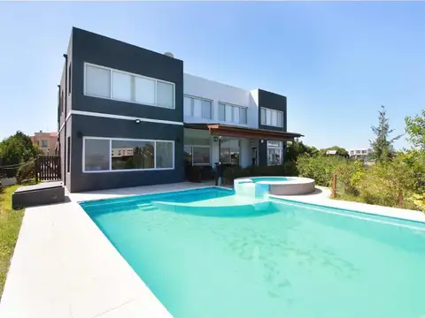 Casa en Venta en San Sebastian, USD 490.000