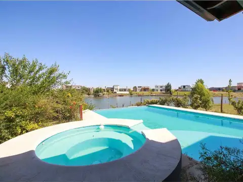 Casa venta en San Sebastian a la laguna