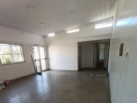 Se vende casa interna en Juan del Campillo 3149