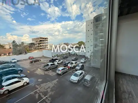 Oficina en Alquiler al Este