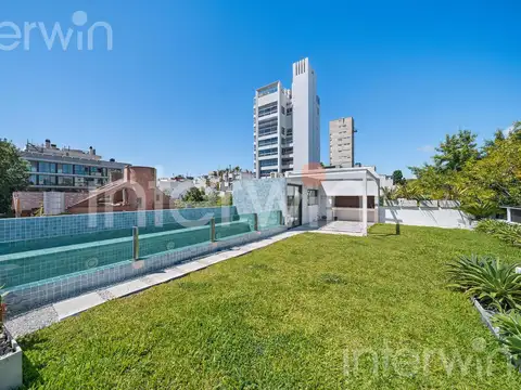 Casa en VENTA de 4 ambientes con cochera, jardín y piscina - Bajo Belgrano -