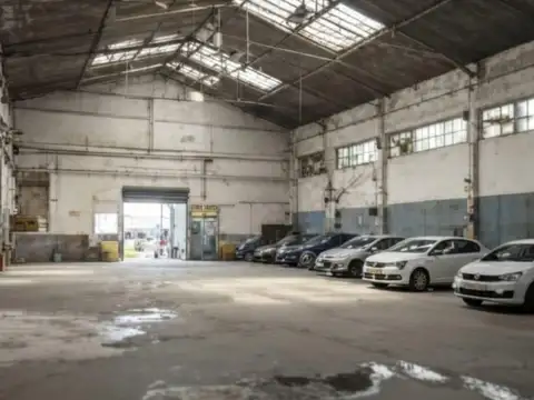 Av. Regimiento de Patricios al 1300 Barracas CABA