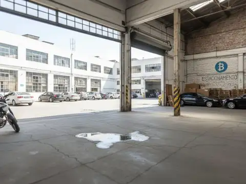 Local en alquiler en Av. Regimiento de Patricios al 1300 Barracas CABA