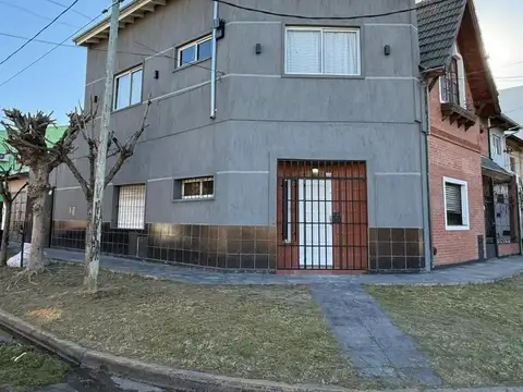 Venta en Block | 2 departamentos de 2 amb. c/cochera y patio