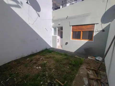 Depto Tipo Casa en Alquiler de 2 ambientes