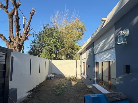 Casa 5 ambientes con 2 baños