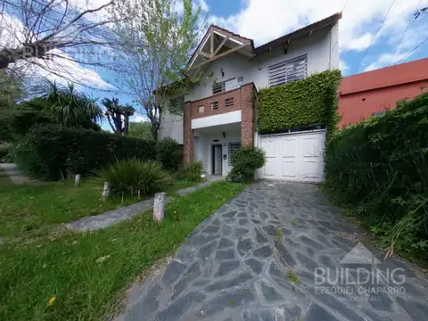 Casa en venta - 5 dormitorios - City Bell - La Plata