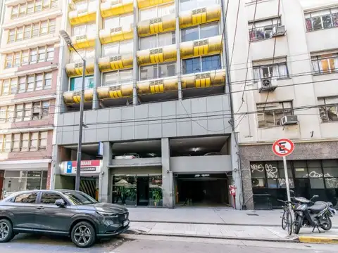 Venta Cochera Cubierta en San Nicolas