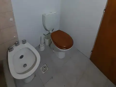 Maestra Hecht 1400, Piso 1