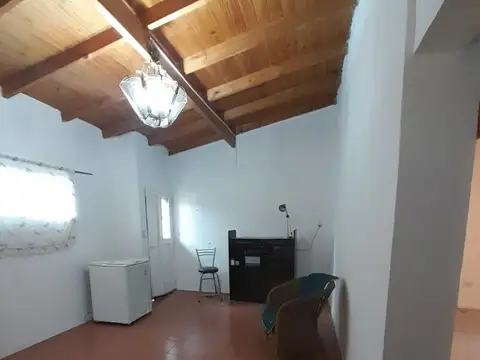 Maestra Hecht 1400, Piso 1