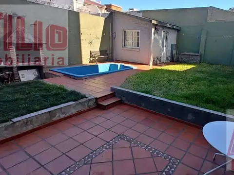 Saavedra nuñez  Casa 4 5 dorm 6 amb Fondo patio jardin terraza cochera garage pileta