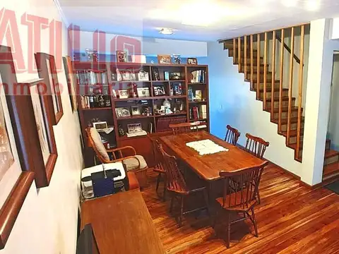 Casa en Venta con 2 cocheras