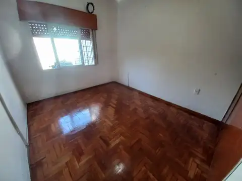 Casa en PH con 2 dormitorios, cochera y patio