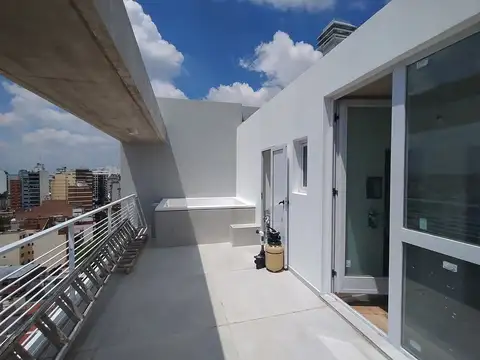 Departamento 4 ambientes con 3 baños