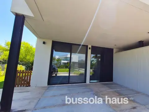 Casa en Alquiler en Puertos - Acacias, USD 2.300