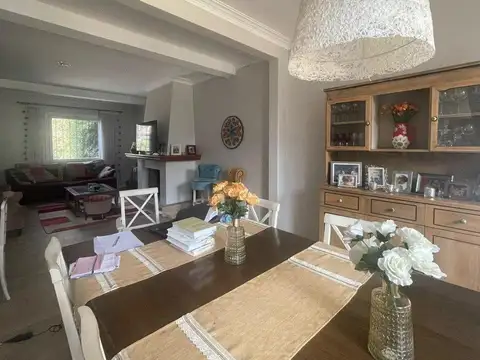 Casa 7 ambientes con 3 baños