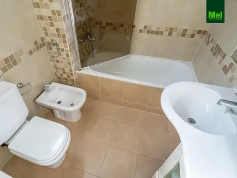 Departamento en Alquiler con 1 cocheras
