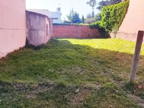 Avenida Juan Chapar y Los Delfines