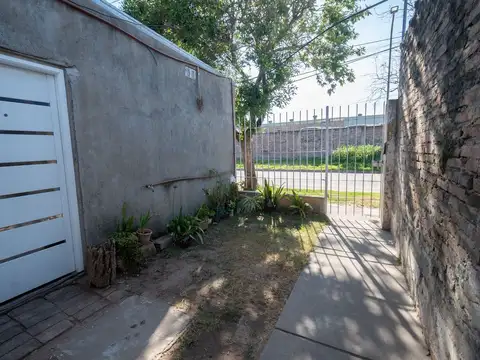 Casa 4 ambientes con 1 baño
